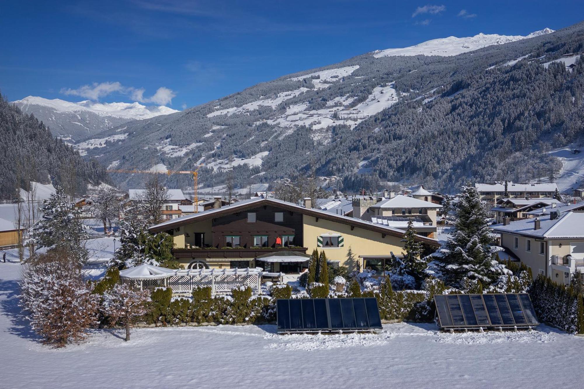 Boutiquehotel Saeumler 齐勒河谷采尔 外观 照片